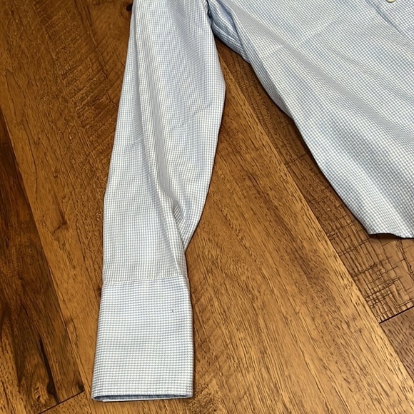 J.Crew Women’s Light Blue Button Down Shirt Size 2 - Picture 4 of 6